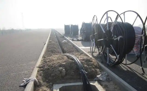 夏河光缆施工如何应对复杂地形布线难题? 夏河光缆施工如何应对复杂地形布线难题?